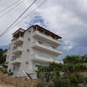 Brothers Lr Sarandë